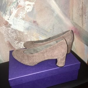 STUART WEITZMAN Solar Funghi GooseBump Napa 7.5